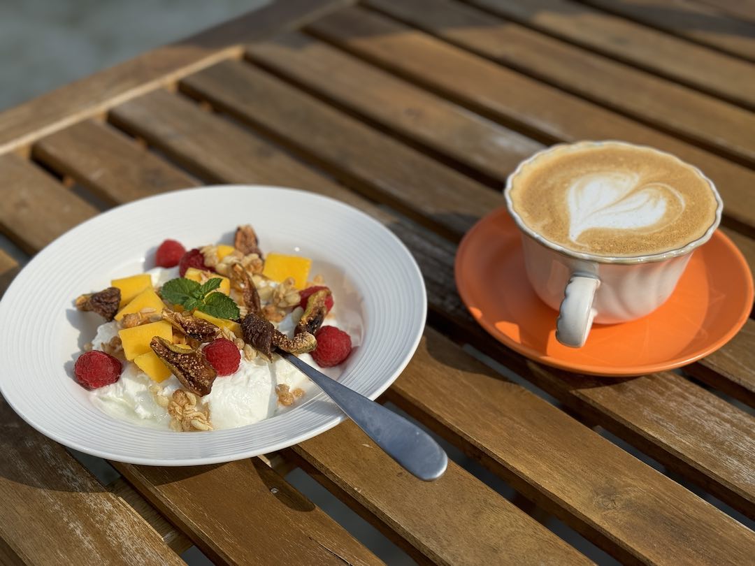 Early bird breakfast 1080p